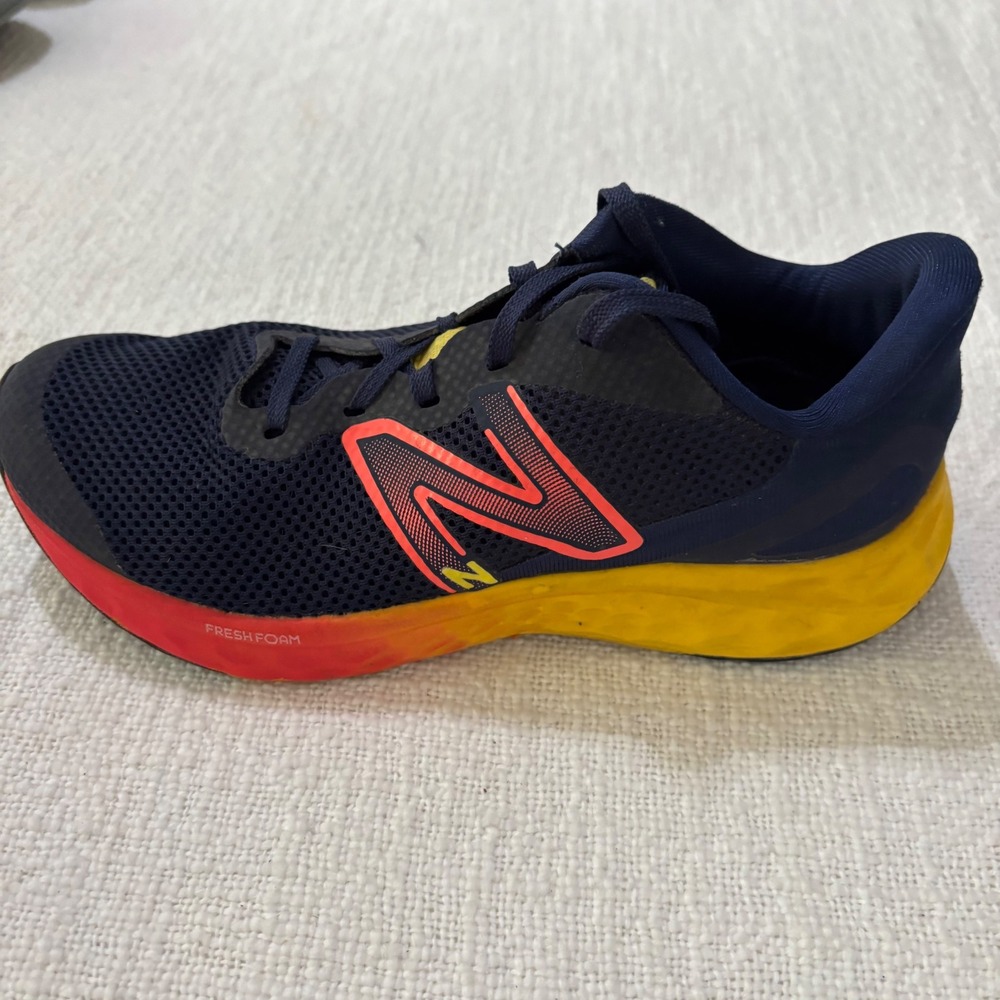 New Balance Fresh Foam Arishi v4 Kids Running Shoes Navy Yellow GPARIKB4 Size 4Y